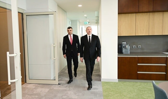İlham Əliyev Mərkəzi Bankın yeni binasının açılışında - Foto
